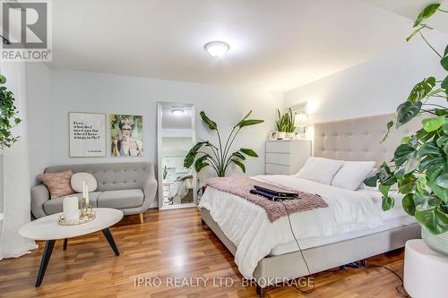 429 Simcoe Road, Bradford West Gwillimbury, ON - Indoor Photo Showing Bedroom