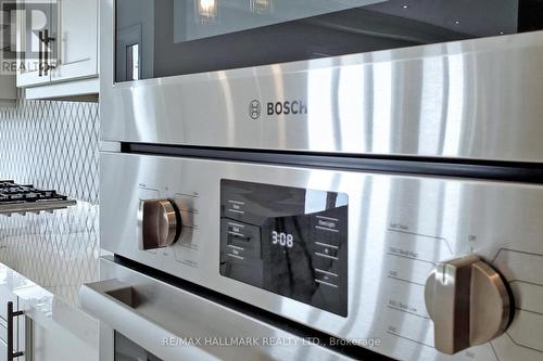 51A Puccini Drive, Richmond Hill, ON - Indoor Photo Showing Kitchen