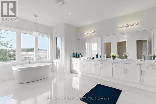 51A Puccini Drive, Richmond Hill, ON - Indoor Photo Showing Bathroom