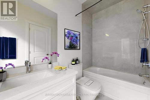 51A Puccini Drive, Richmond Hill, ON - Indoor Photo Showing Bathroom