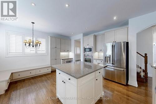 29 Yorkleigh Circle, Whitchurch-Stouffville (Stouffville), ON - Indoor Photo Showing Kitchen With Stainless Steel Kitchen