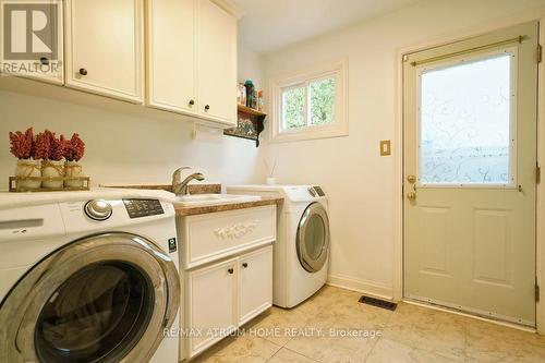 8 Medalist Road, Toronto (St. Andrew-Windfields), ON - Indoor Photo Showing Laundry Room