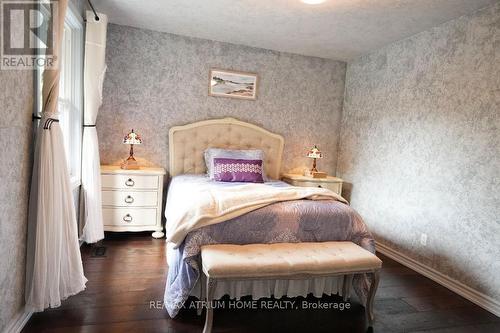 8 Medalist Road, Toronto (St. Andrew-Windfields), ON - Indoor Photo Showing Bedroom