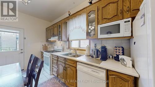 81 Montrose Avenue, Toronto, ON - Indoor Photo Showing Kitchen With Double Sink