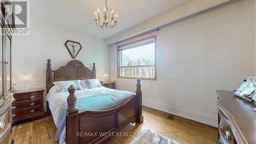 81 Montrose Avenue, Toronto, ON - Indoor Photo Showing Bedroom