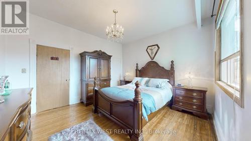 81 Montrose Avenue, Toronto, ON - Indoor Photo Showing Bedroom