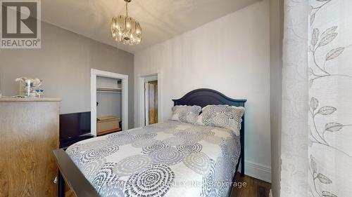 81 Montrose Avenue, Toronto, ON - Indoor Photo Showing Bedroom