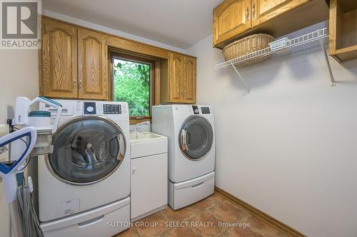 13 Kirk Drive, London, ON - Indoor Photo Showing Laundry Room