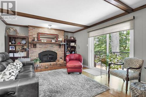 734 Griffith Street, London, ON - Indoor Photo Showing Living Room With Fireplace