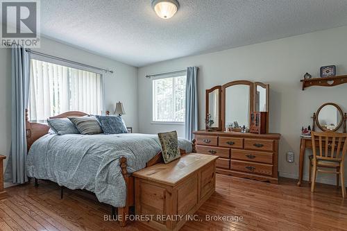 77 Woodvale Drive, Thames Centre (Dorchester), ON - Indoor Photo Showing Bedroom