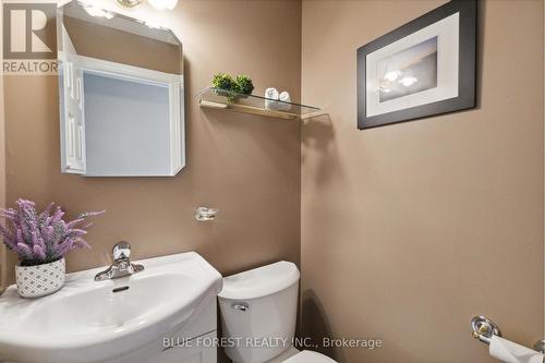 Poweder Room - 126 Odessa Avenue, London, ON - Indoor Photo Showing Bathroom