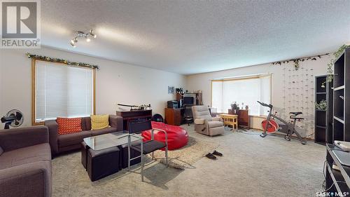 3321 Brookshire Lane, Regina, SK - Indoor Photo Showing Living Room