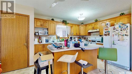 3321 Brookshire Lane, Regina, SK - Indoor Photo Showing Kitchen