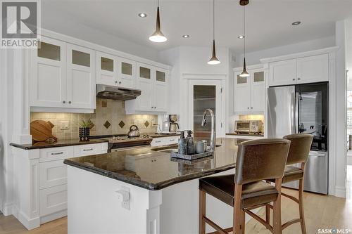 4643 Ellard Court, Regina, SK - Indoor Photo Showing Kitchen With Stainless Steel Kitchen With Upgraded Kitchen
