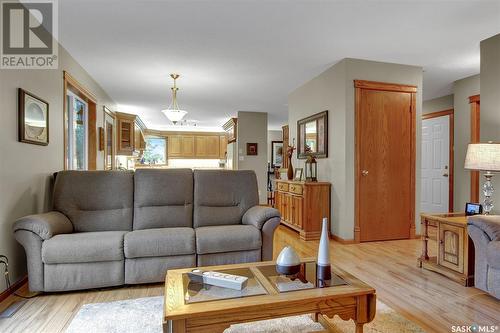 8502 Rever Drive, Regina, SK - Indoor Photo Showing Living Room