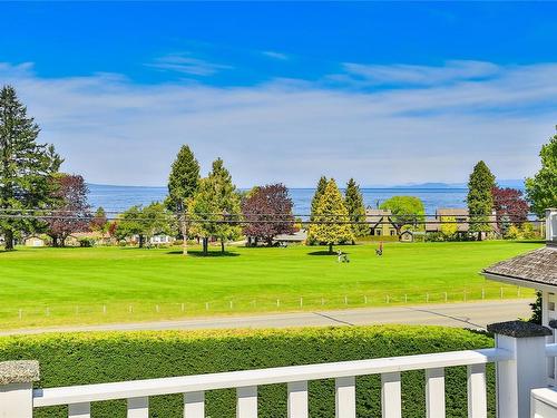 102-292 Crescent Rd East, Qualicum Beach, BC - Indoor With Fireplace