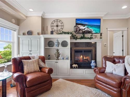 102-292 Crescent Rd East, Qualicum Beach, BC - Indoor Photo Showing Dining Room