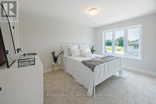 49 White Tail Path, Central Elgin, ON - Indoor Photo Showing Bedroom