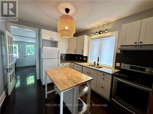 46 Jacqueline Street, London, ON - Indoor Photo Showing Kitchen With Double Sink