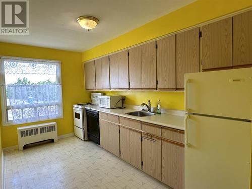 115 Hillside Dr N # 4, Elliot Lake, ON - Indoor Photo Showing Kitchen