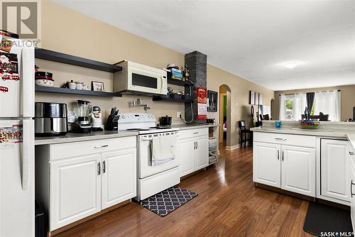 2340 Reynolds Street, Regina, SK - Indoor Photo Showing Kitchen