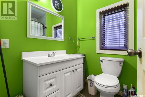 2340 Reynolds Street, Regina, SK - Indoor Photo Showing Bathroom