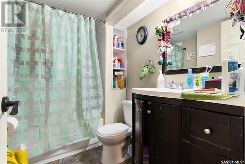 2340 Reynolds Street, Regina, SK - Indoor Photo Showing Bathroom