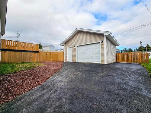 22 Paddy Kay Drive, Paradise, NL 