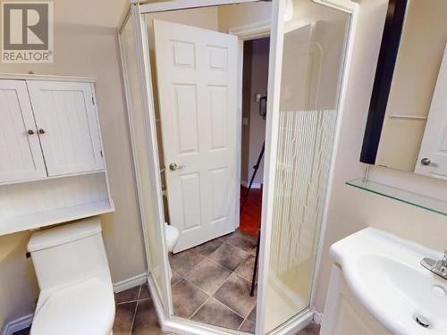 2339 Lang Bay Road, Powell River, BC - Indoor Photo Showing Bathroom