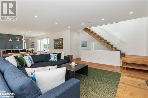 416532 10Th Line, Clarksburg, ON - Indoor Photo Showing Living Room