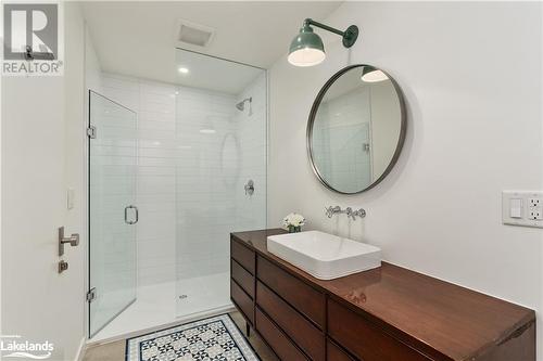 416532 10Th Line, Clarksburg, ON - Indoor Photo Showing Bathroom