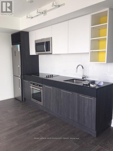 1803 - 68 Shuter Street, Toronto, ON - Indoor Photo Showing Kitchen