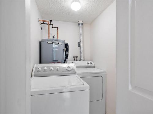201-832 Fisgard St, Victoria, BC - Indoor Photo Showing Laundry Room