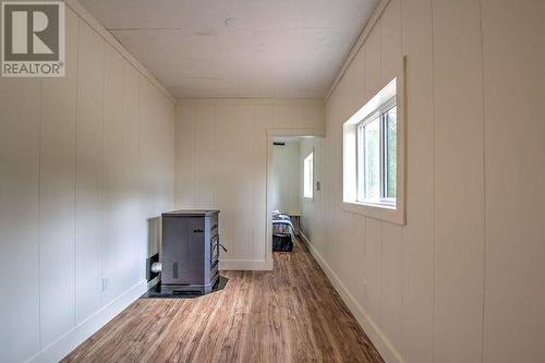 5860 Trans Canada Hwy 1, Malakwa, BC - Indoor Photo Showing Other Room