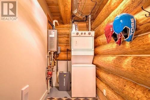 5860 Trans Canada Hwy 1, Malakwa, BC - Indoor Photo Showing Laundry Room