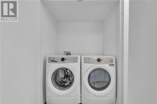 21 Weir Street S, Hamilton, ON - Indoor Photo Showing Laundry Room