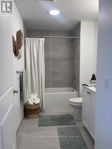 204 - 19B West Street N, Kawartha Lakes, ON - Indoor Photo Showing Bathroom