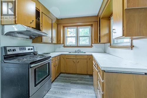 686026 Highway 2, Woodstock, ON - Indoor Photo Showing Kitchen With Double Sink