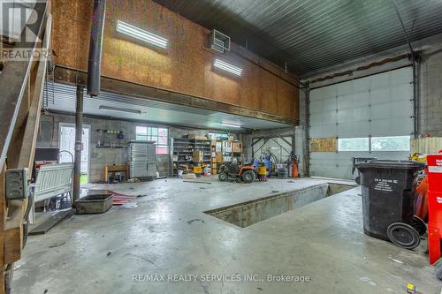 686026 Highway 2, Woodstock, ON - Indoor Photo Showing Garage