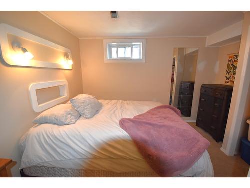 9 Anderson Crescent, Cranbrook, BC - Indoor Photo Showing Bedroom
