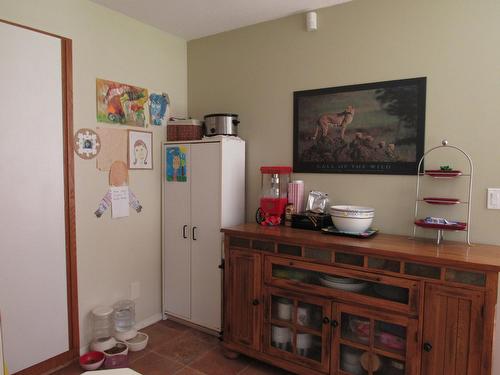 3404 Windsor Place, Castlegar, BC - Indoor Photo Showing Other Room