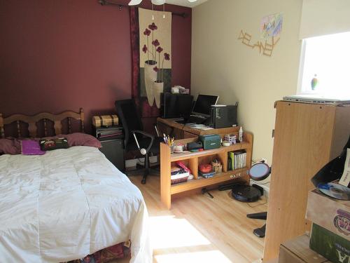 3404 Windsor Place, Castlegar, BC - Indoor Photo Showing Bedroom