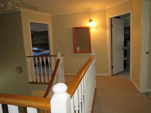 3404 Windsor Place, Castlegar, BC - Indoor Photo Showing Other Room