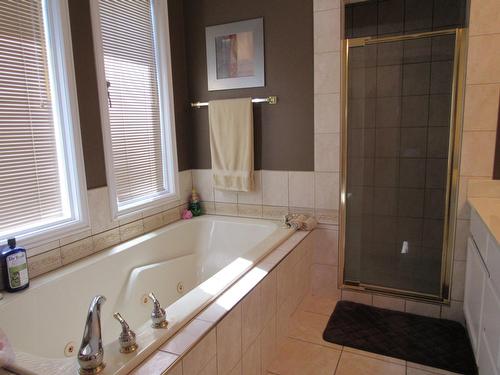 3404 Windsor Place, Castlegar, BC - Indoor Photo Showing Bathroom