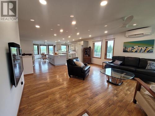 1 774 Kalum Lake Road, Terrace, BC - Indoor Photo Showing Living Room