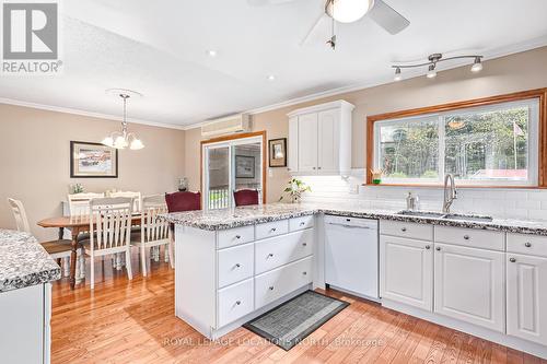 239 Oxbow Park Road, Wasaga Beach, ON - Indoor Photo Showing Kitchen