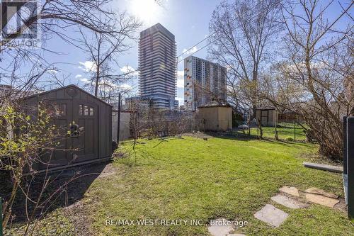 76 Rosemount Avenue, Toronto (Weston), ON - Outdoor