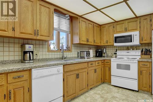 904 Qu'Appelle Avenue, Cupar, SK - Indoor Photo Showing Kitchen