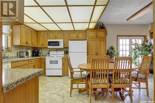 904 Qu'Appelle Avenue, Cupar, SK - Indoor Photo Showing Kitchen