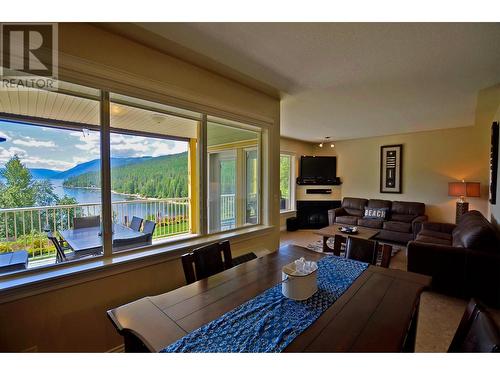 3460 Parkway Road Unit# A202 Lot# Mabel Lake, Enderby, BC - Indoor Photo Showing Living Room